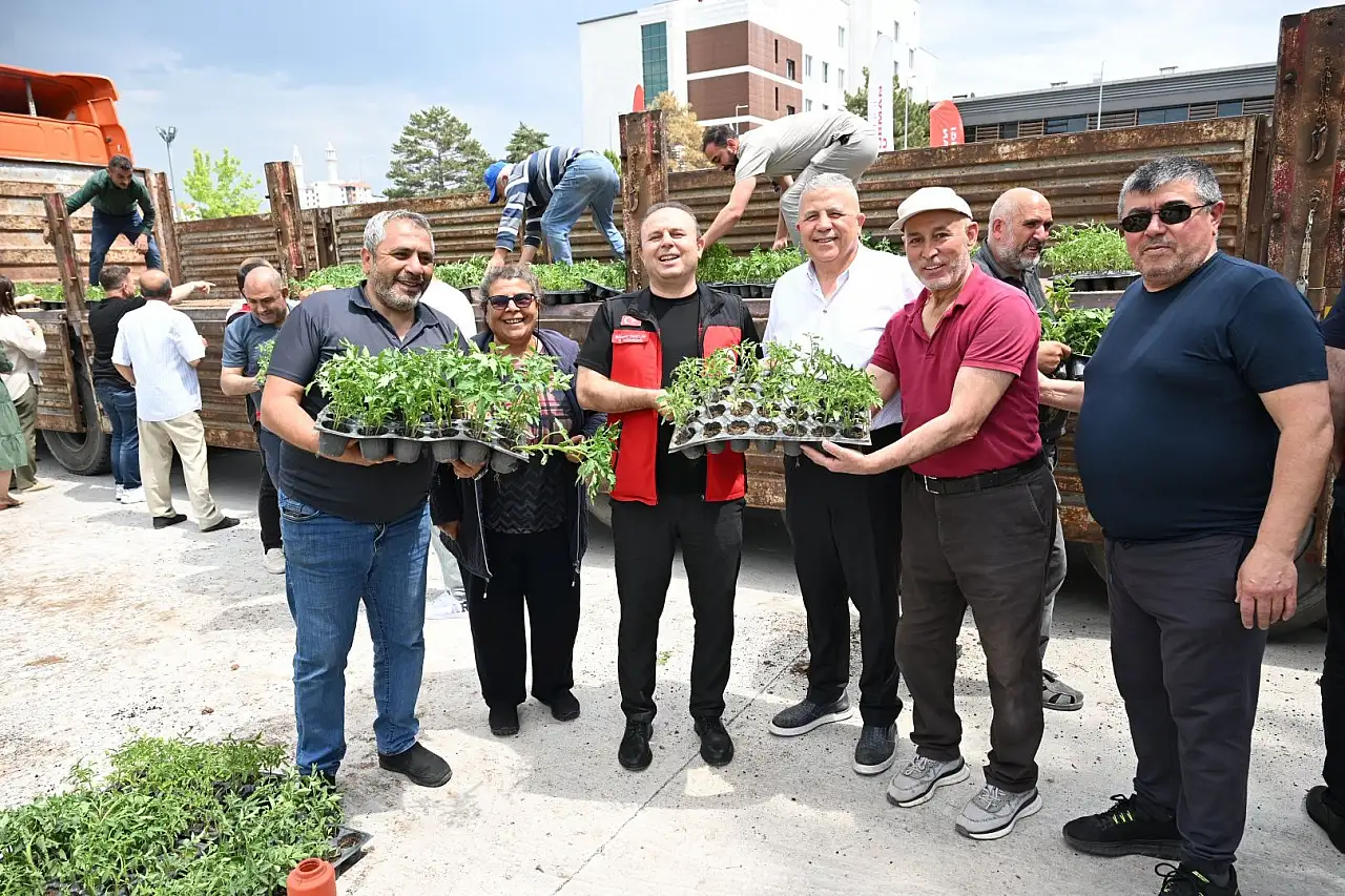 Yeniden ücretsiz fide dağıtıldı! Devamı gelecek mi?
