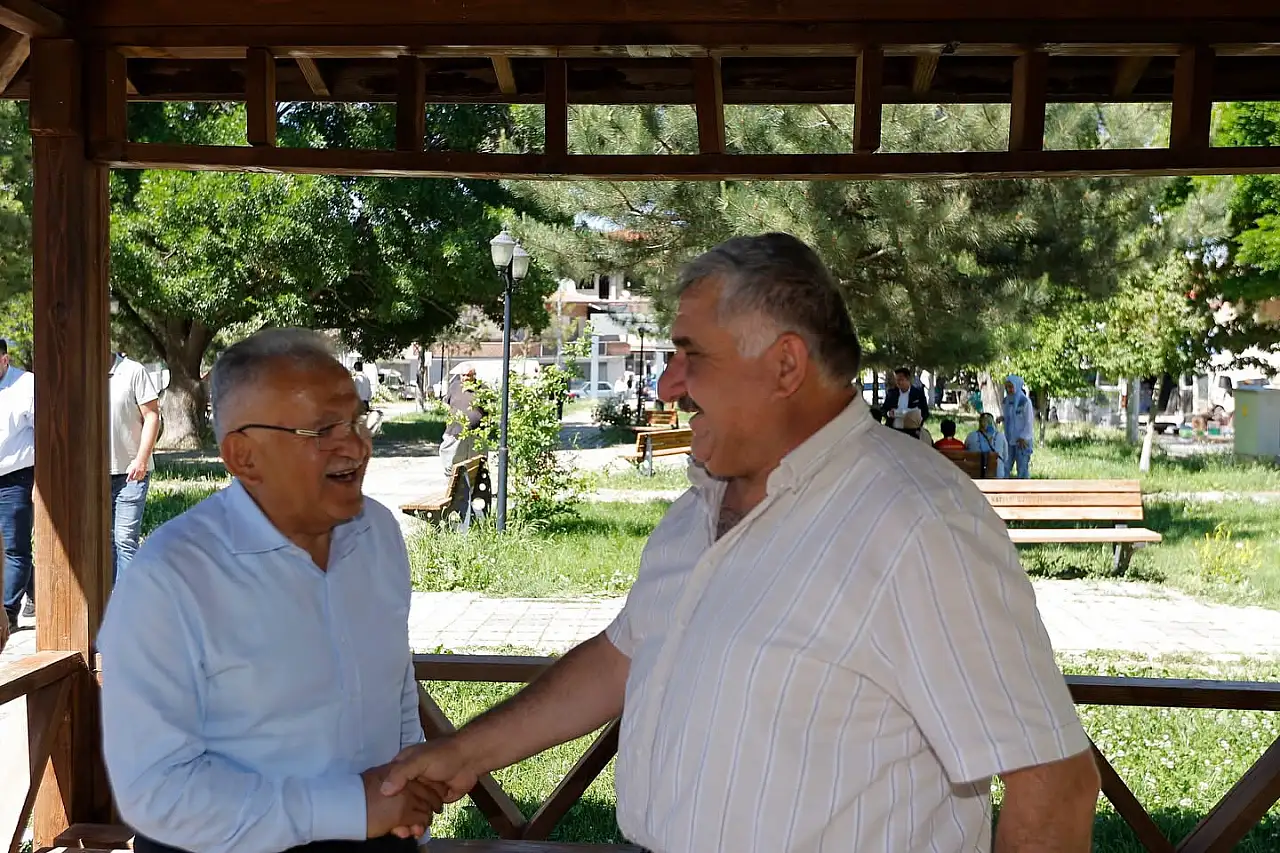 Büyükkılıç'ın durağı bu kez Akkışla ve Sarıoğlan oldu