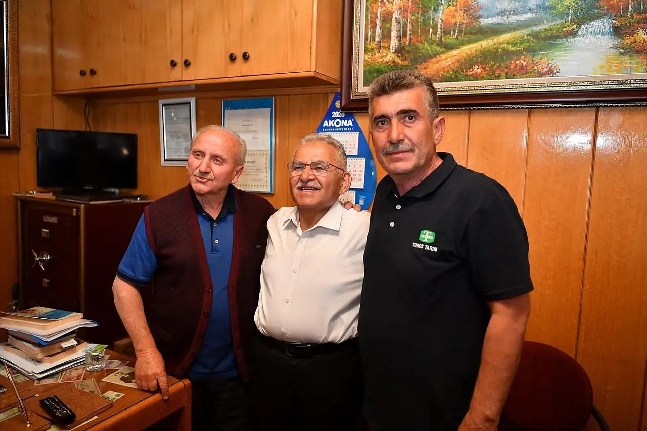 Başkan Büyükkılıç ilçe ziyaretlerine devam ediyor: Sarıoğlan ve Özvatan'da