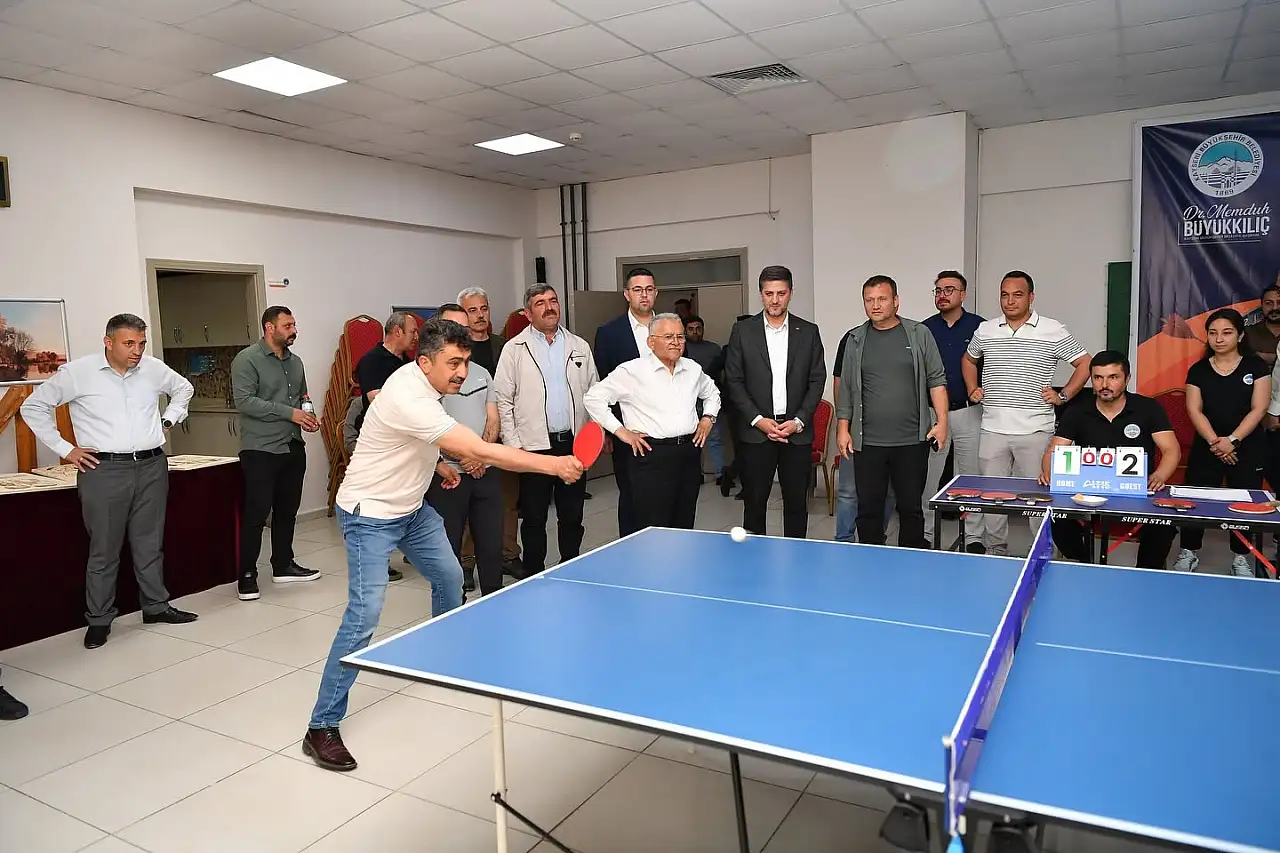 Başkan Büyükkılıç ilçe ziyaretlerine devam ediyor: Sarıoğlan ve Özvatan'da