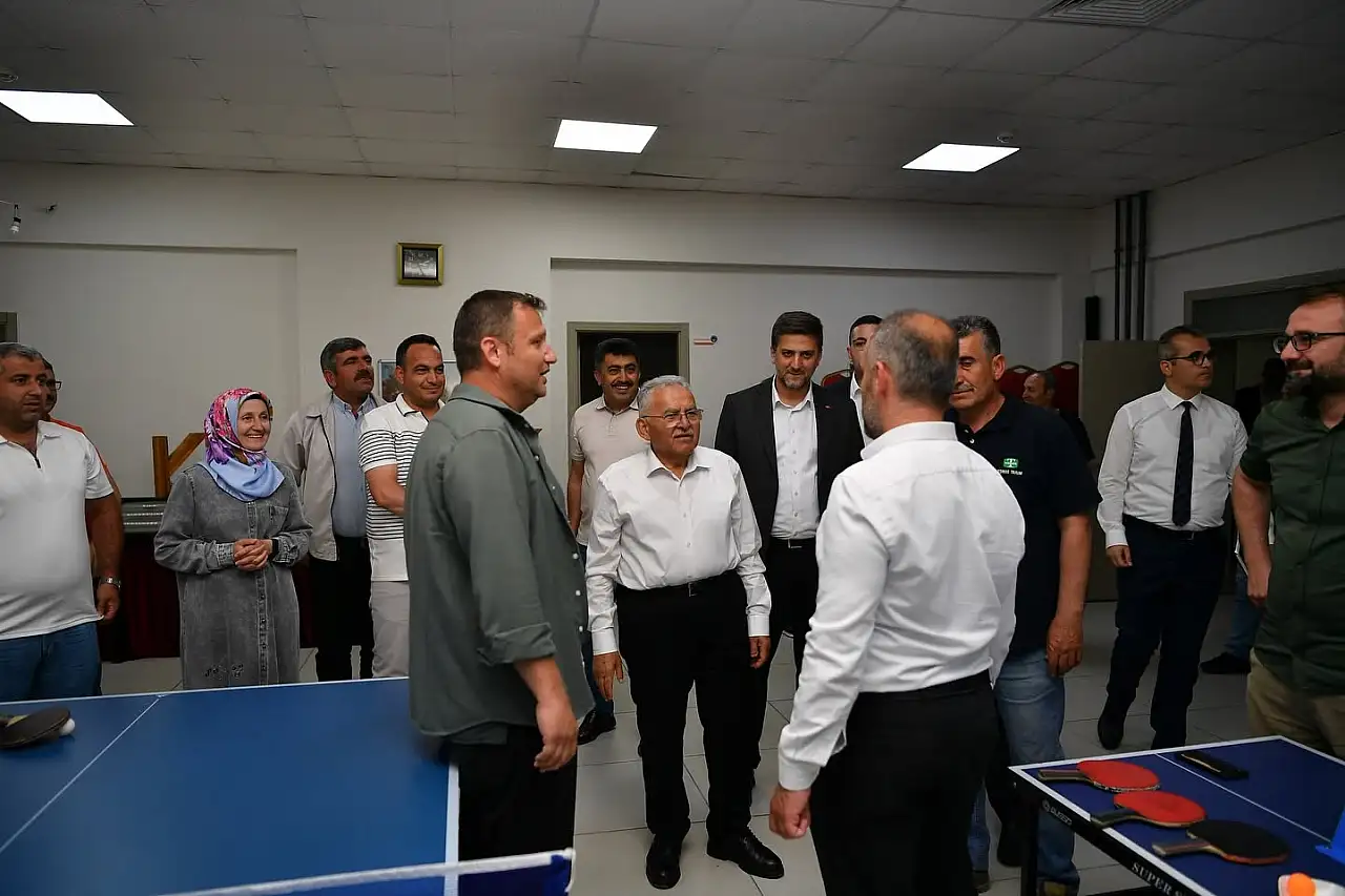 Başkan Büyükkılıç ilçe ziyaretlerine devam ediyor: Sarıoğlan ve Özvatan'da