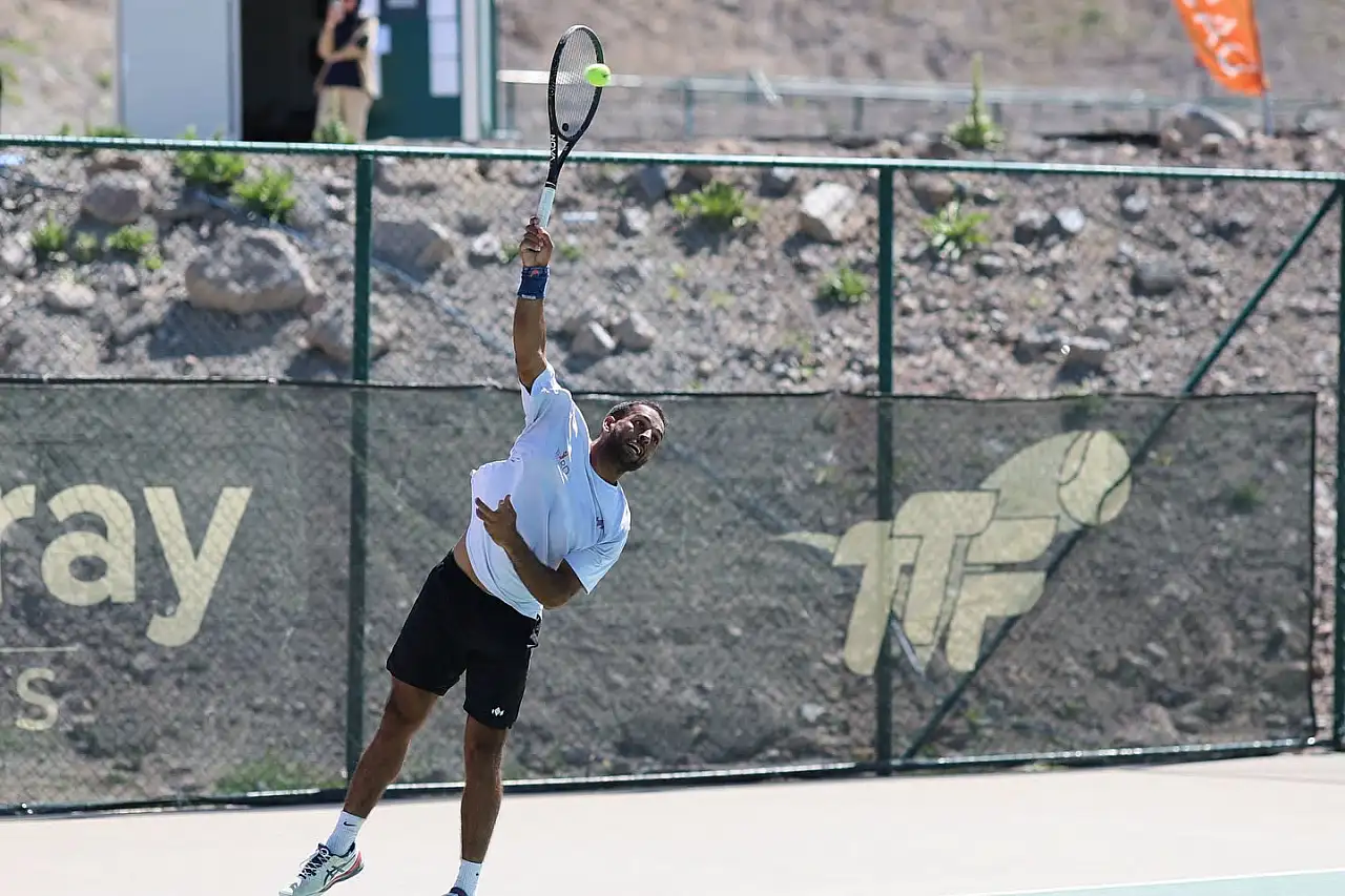 Dünya Tenis Turu başladı: Başkan Büyükkılıç takipte!