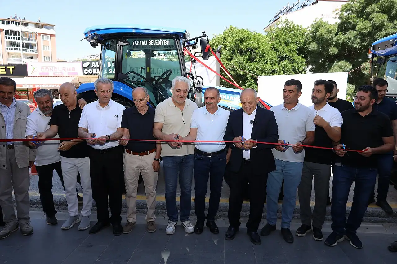 Yahyalı'da tarımın gücü artıyor! 2 yeni traktör sahada