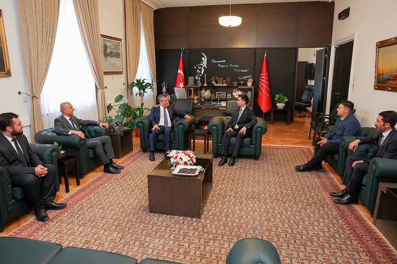 Kayseri'den hem Kılıçdaroğlu'na hem Özel'e ziyaret