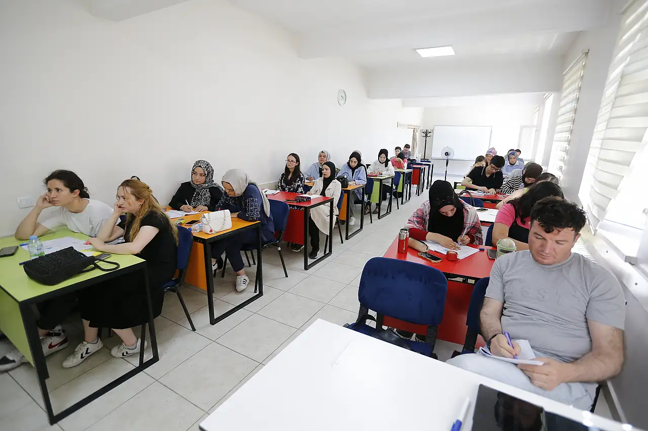 Kayseri'de KPSS'ye hazırlananlara destek!