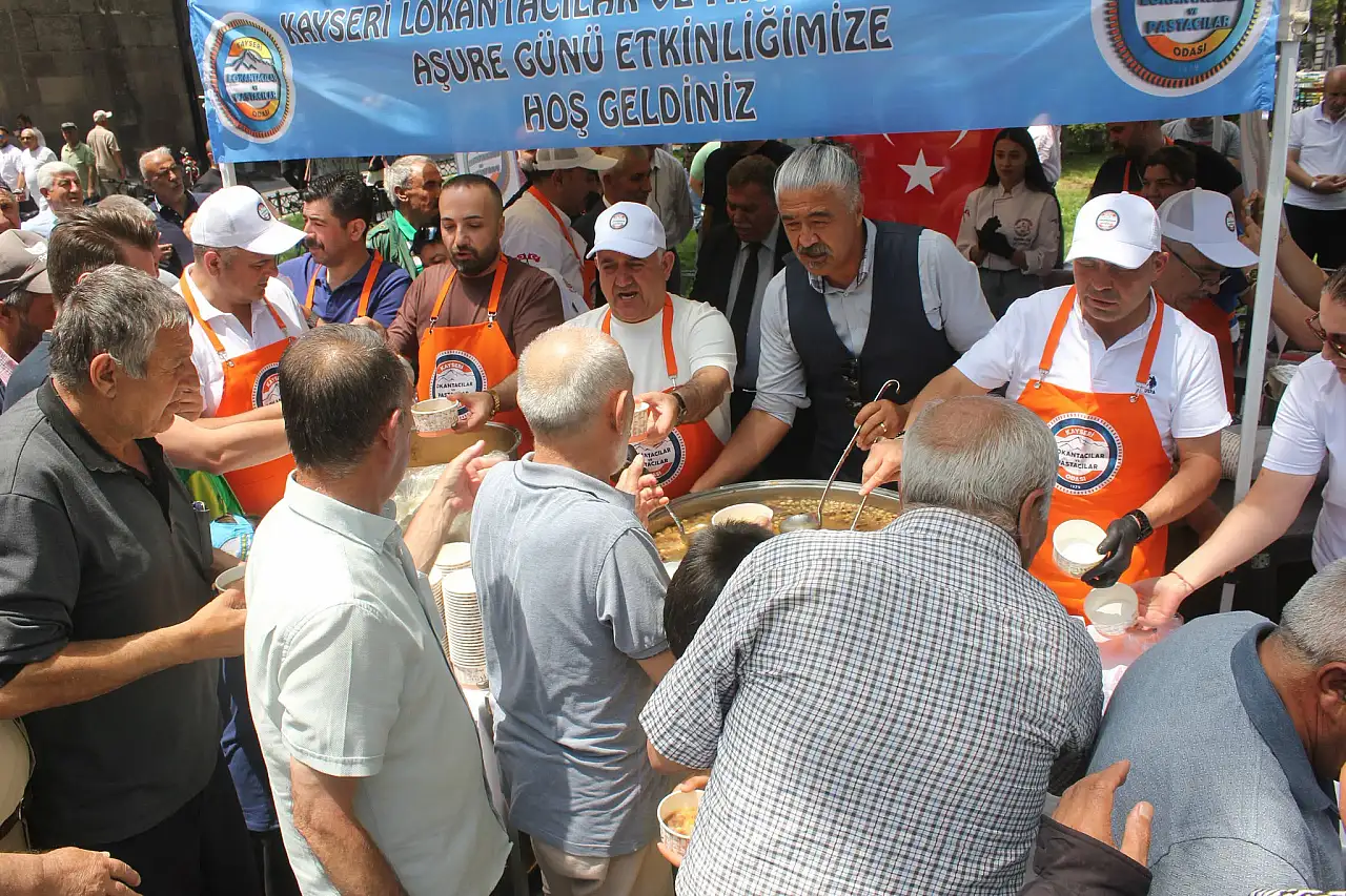 Kayseri'de ücretsiz dağıtıldı, vatandaşlar akın etti, kuyruklar oluştu