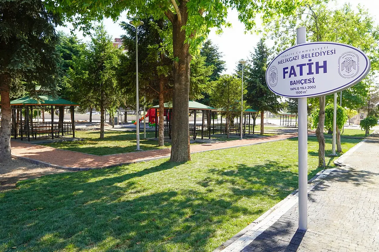 Fatih bahçesi yeni görünümüne kavuşuyor