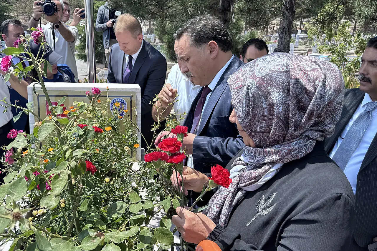 Kayseri protokolü şehit Kübra Doğanay'ı andı