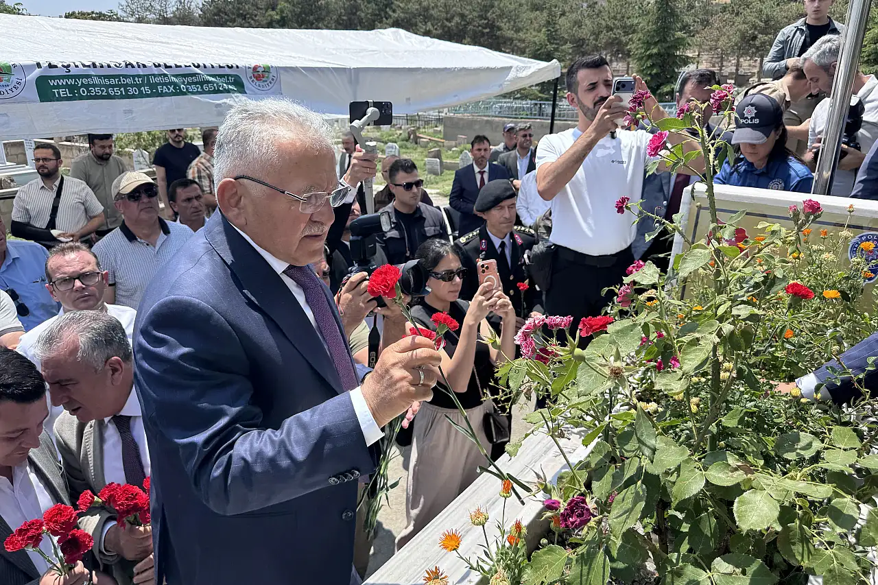 Kayseri protokolü şehit Kübra Doğanay'ı andı