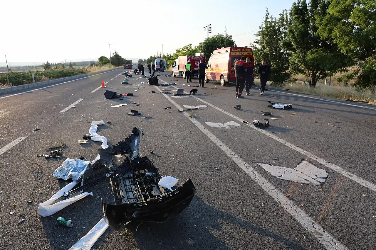 Kayseri-Kırşehir yolunda can pazarı! Aynı aileden 3 kişi hayatını kaybetti