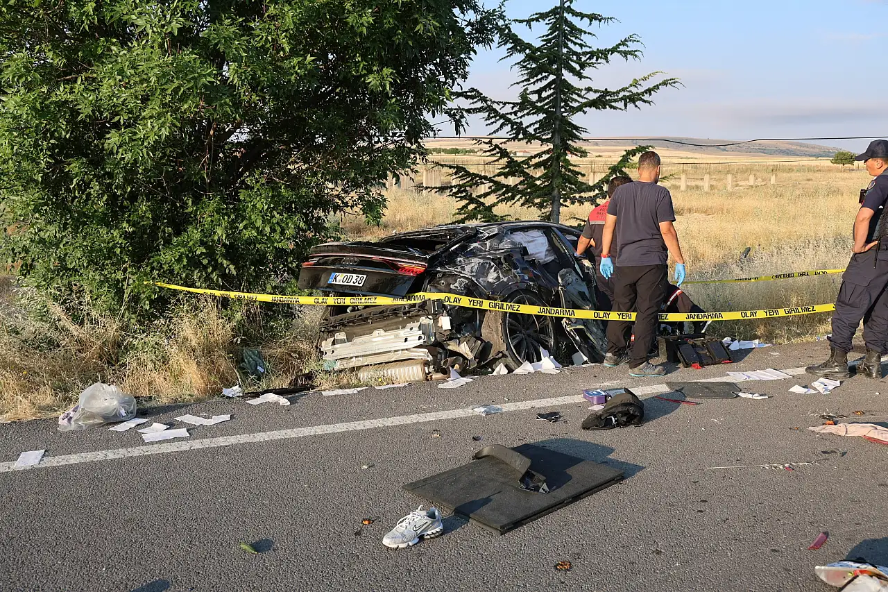 Kayseri-Kırşehir yolunda can pazarı! Aynı aileden 3 kişi hayatını kaybetti