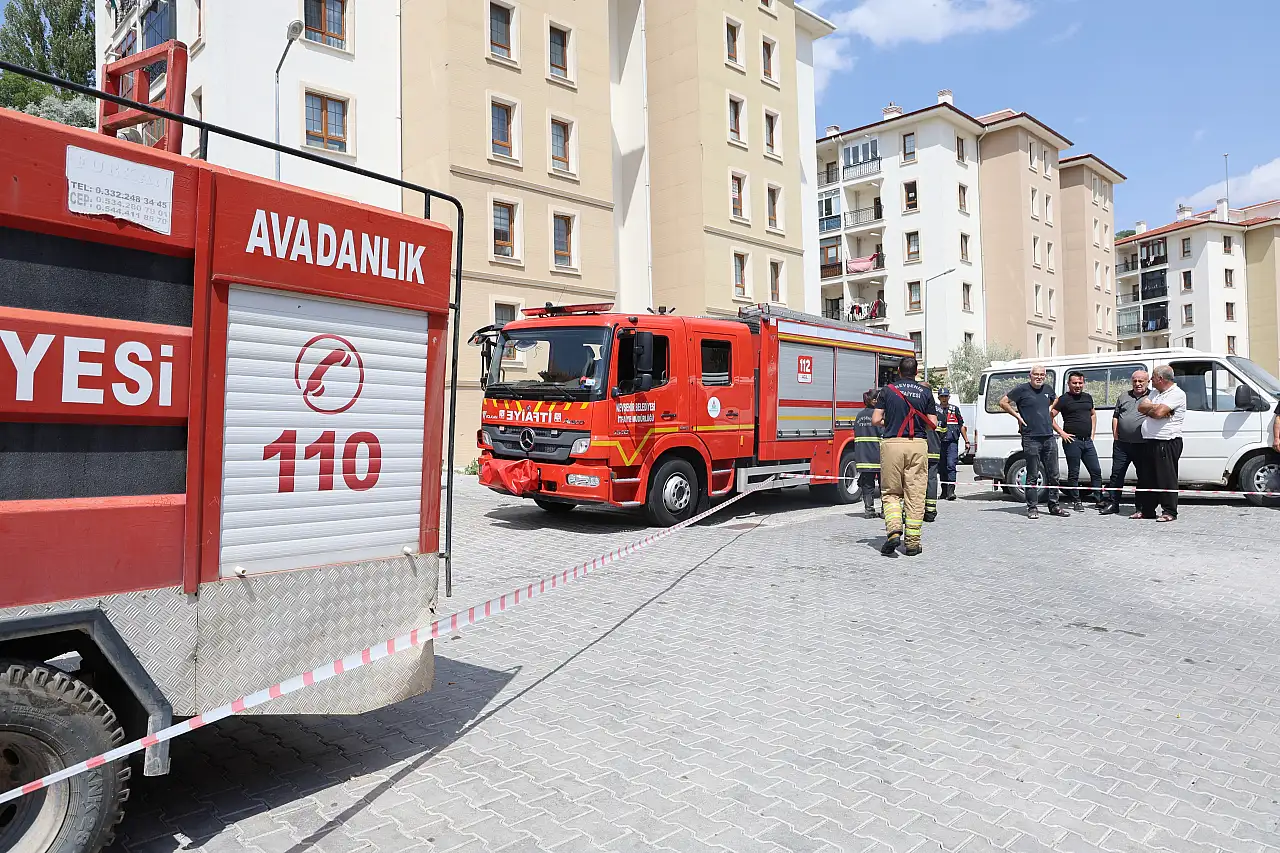 Nevşehir'deki markette yangın: Mercek etkisi kağıt havluları tutuşturdu!