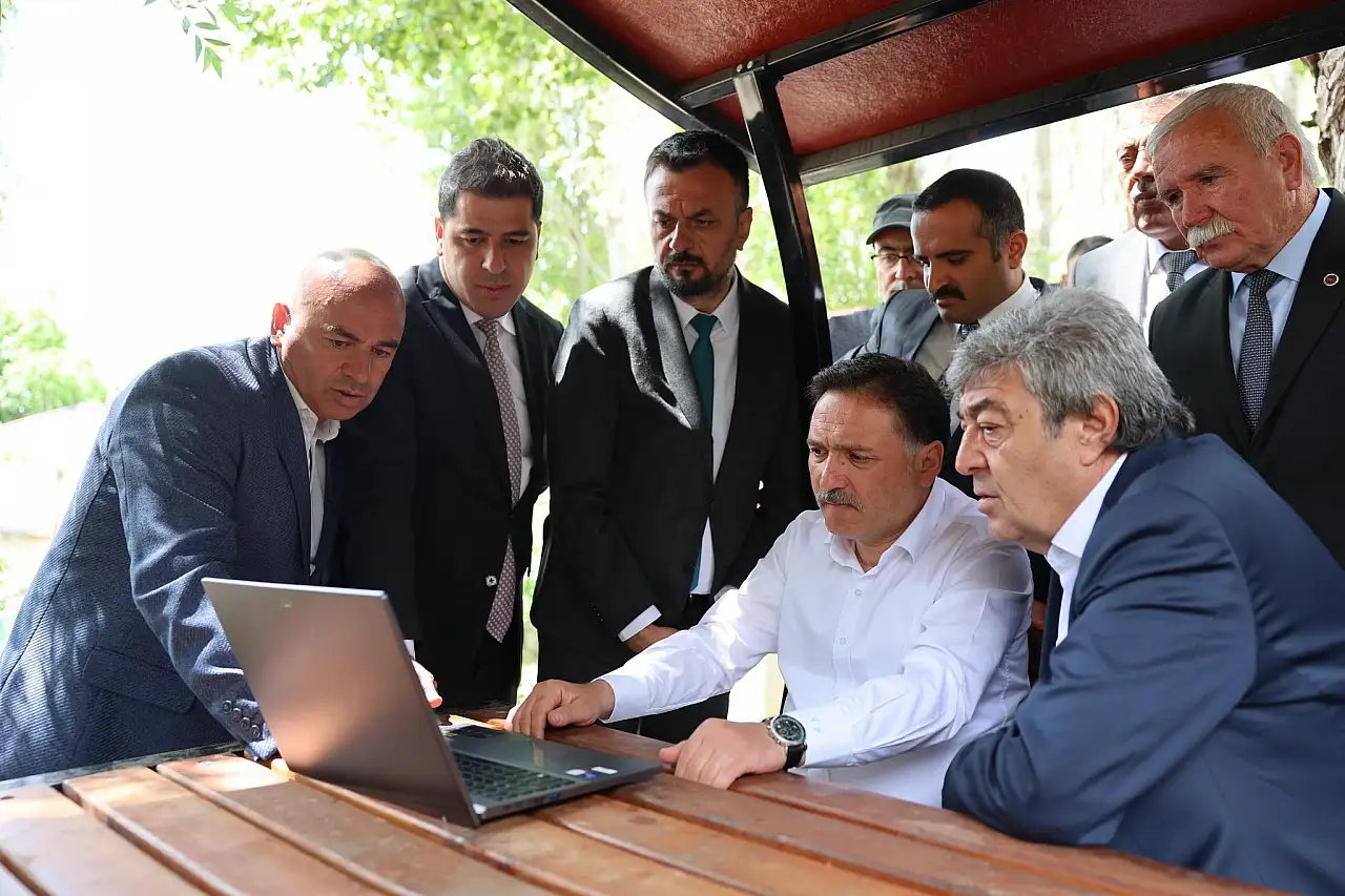 Kayseri'deki 900 yıllık türbeye ziyaret