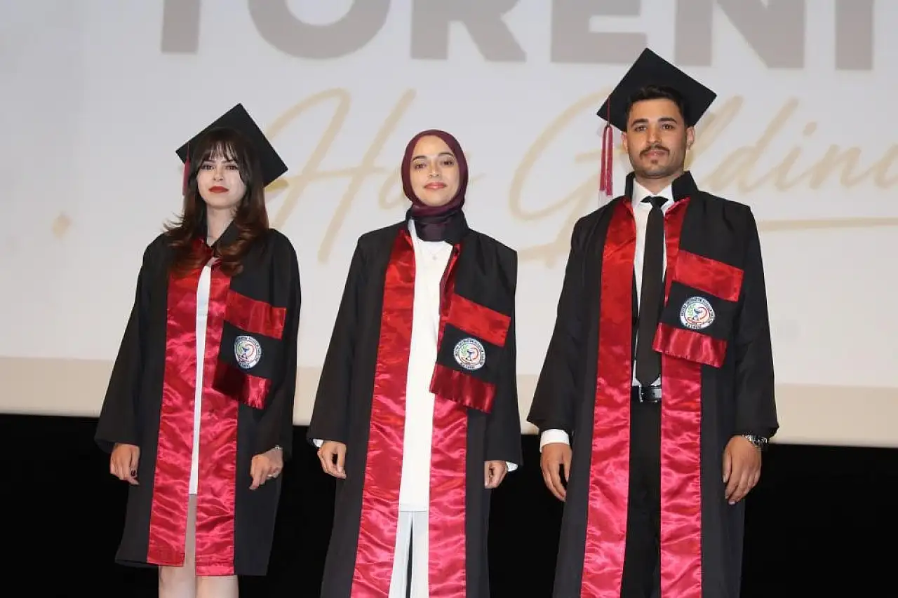 Kayseri'de yeni eczacılar yetişti! Tören gerçekleşti