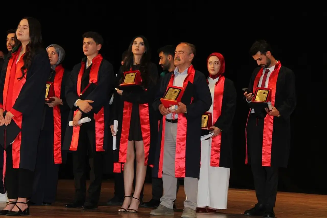 Emeklilik sonrası 79 yaşında öğrenci oldu
