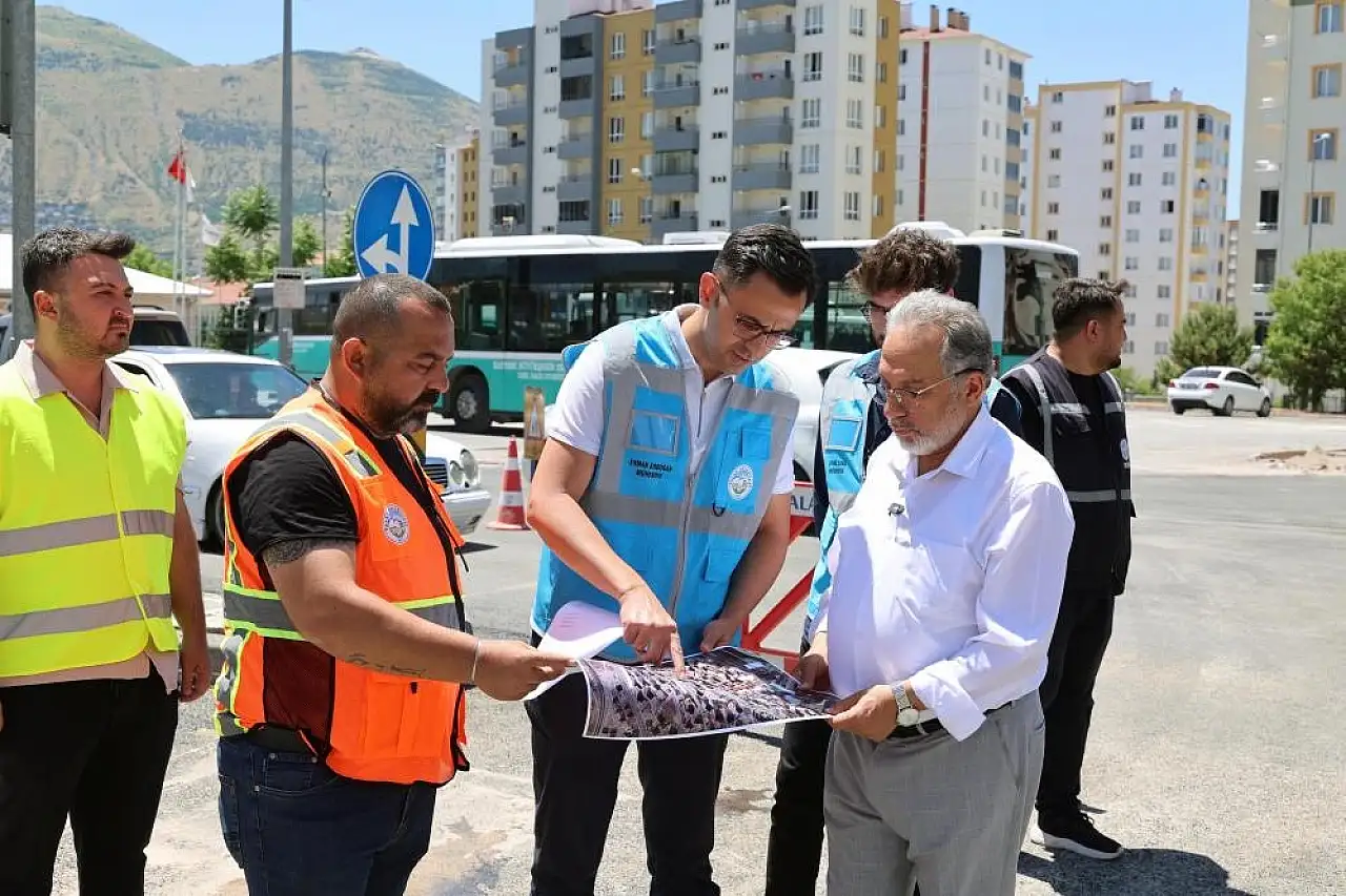 Talas'ta asfalt yılı ilan edildi: Yollar yen