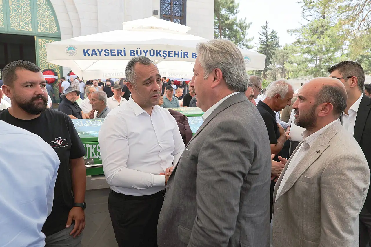 Kayseri'de kaza sonrası hayatını kaybeden genç kadına son veda