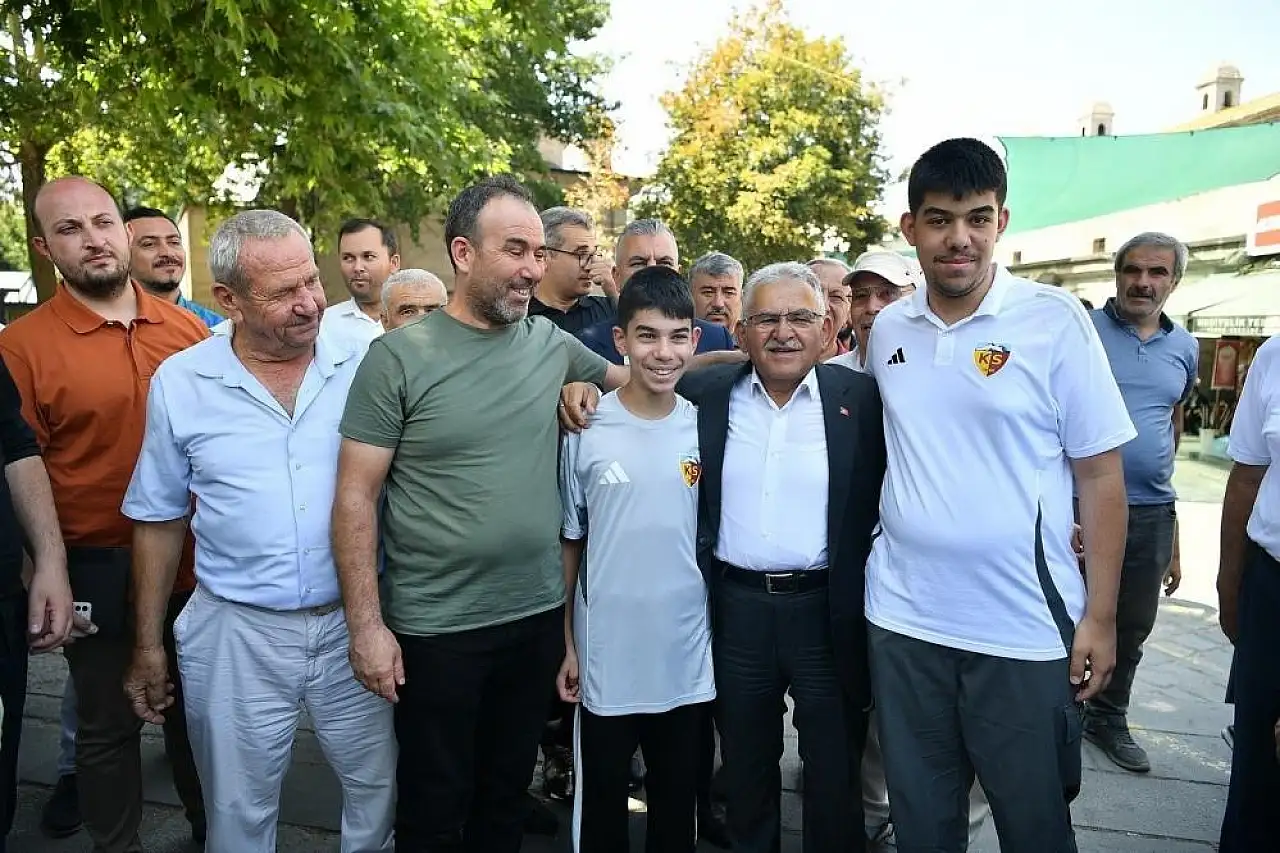 Kayseri'nin en sevilen 5 siyasetçisi açıklandı: Başkan Büyükkılıç listede!