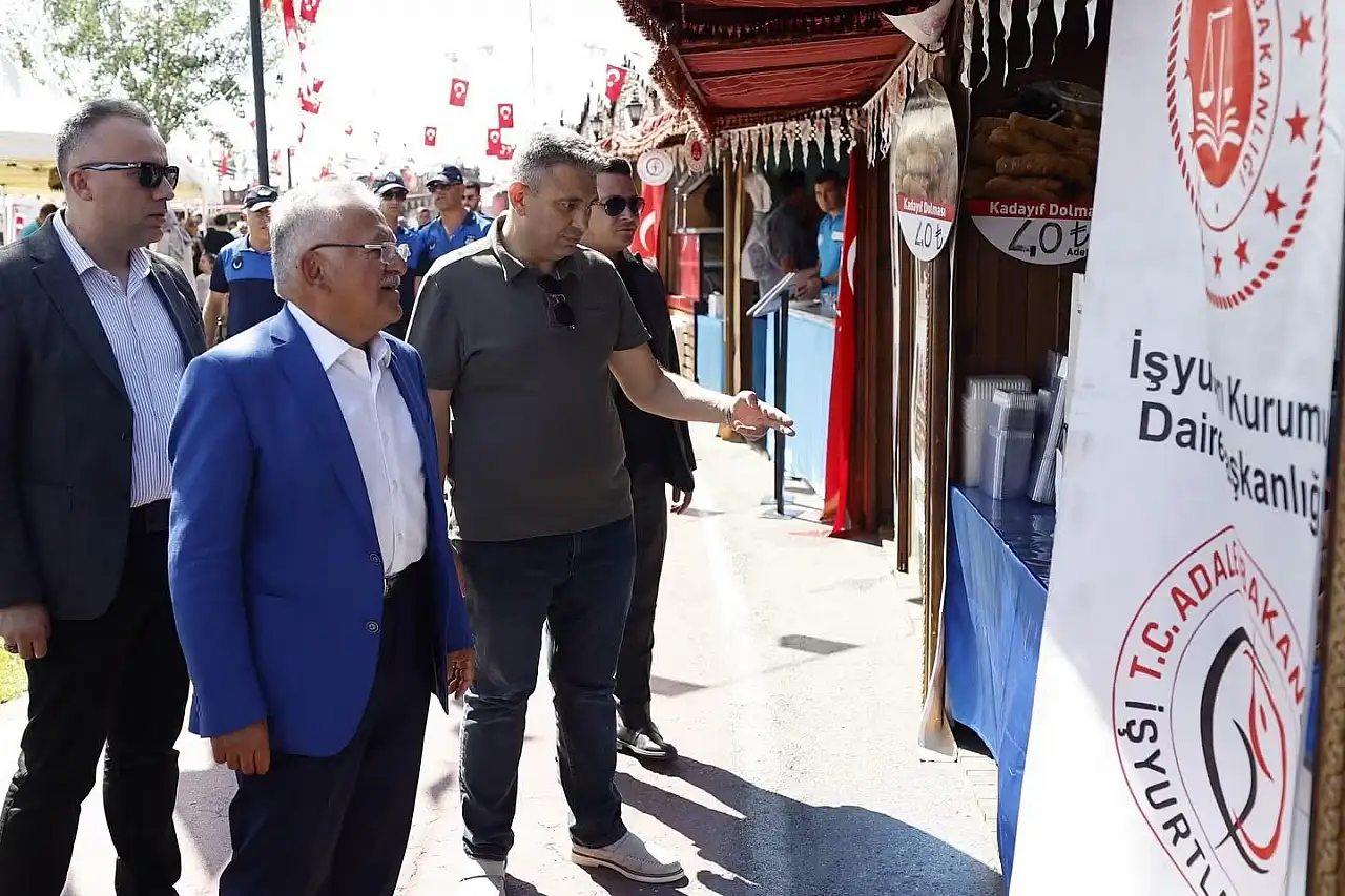 Kayseri'de ceza infaz kurumu atölyeleri halka açıldı