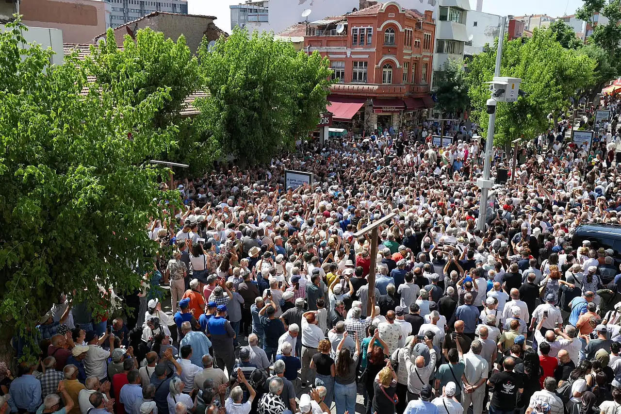 Özgür Özel Kayseri'nin yakınına geliyor!