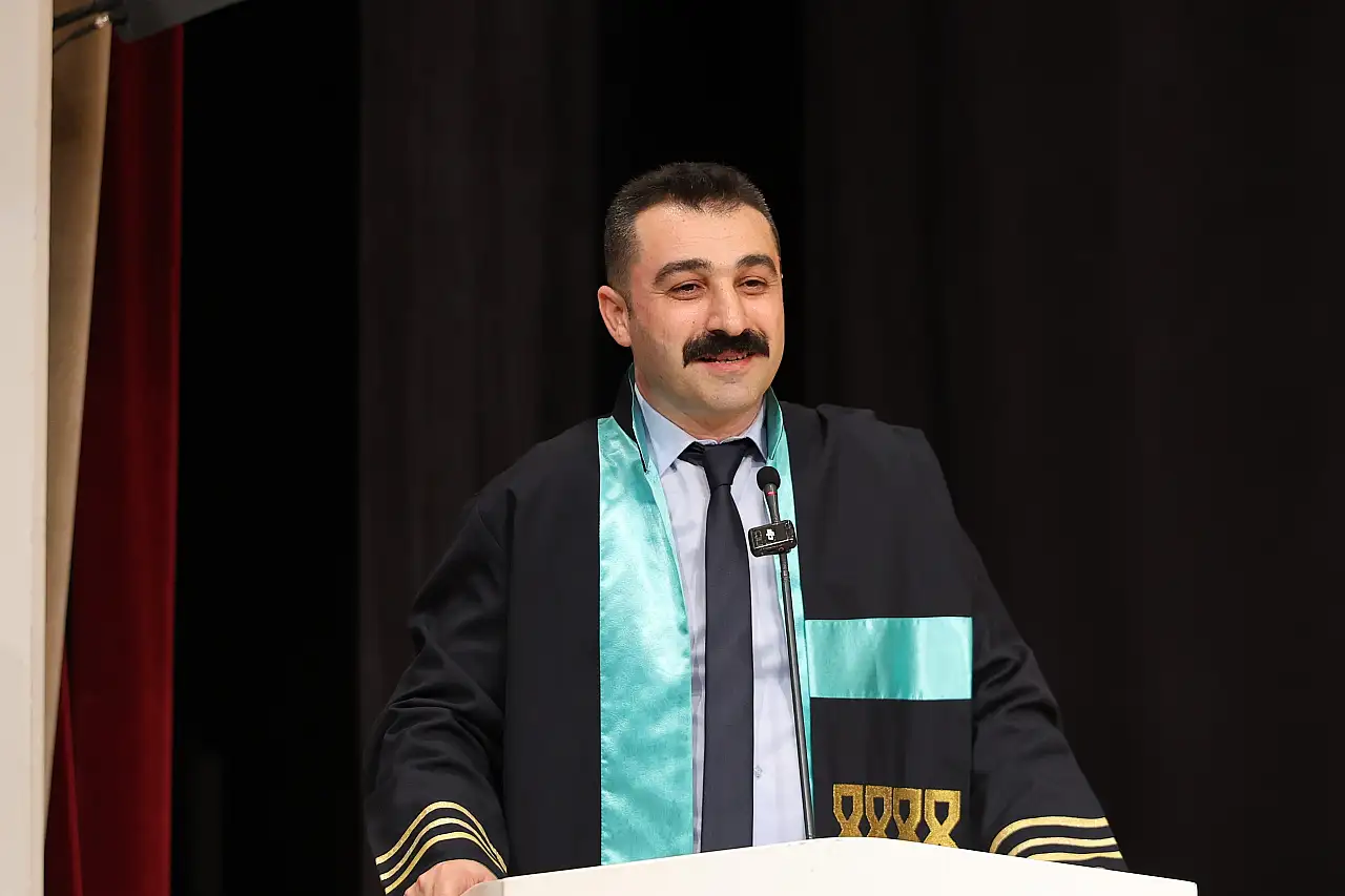 ERÜ'de mezunlara anlamlı mesaj