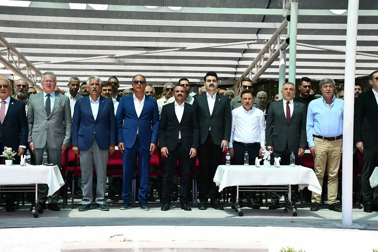 Kayseri'de binlerce kişi orada buluştu! Türküler ve halaylar geceye damga vurdu