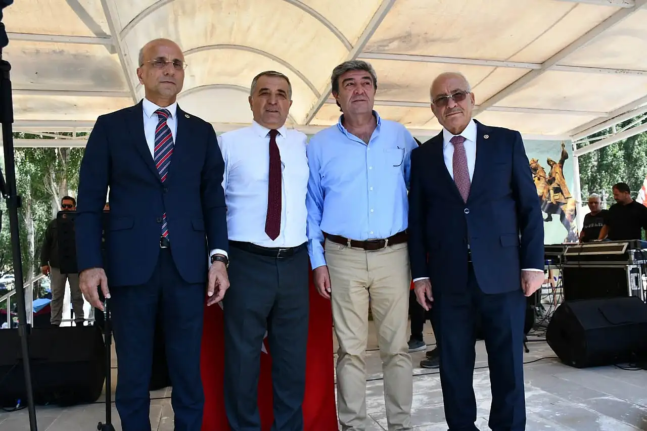 Kayseri'de binlerce kişi orada buluştu! Türküler ve halaylar geceye damga vurdu