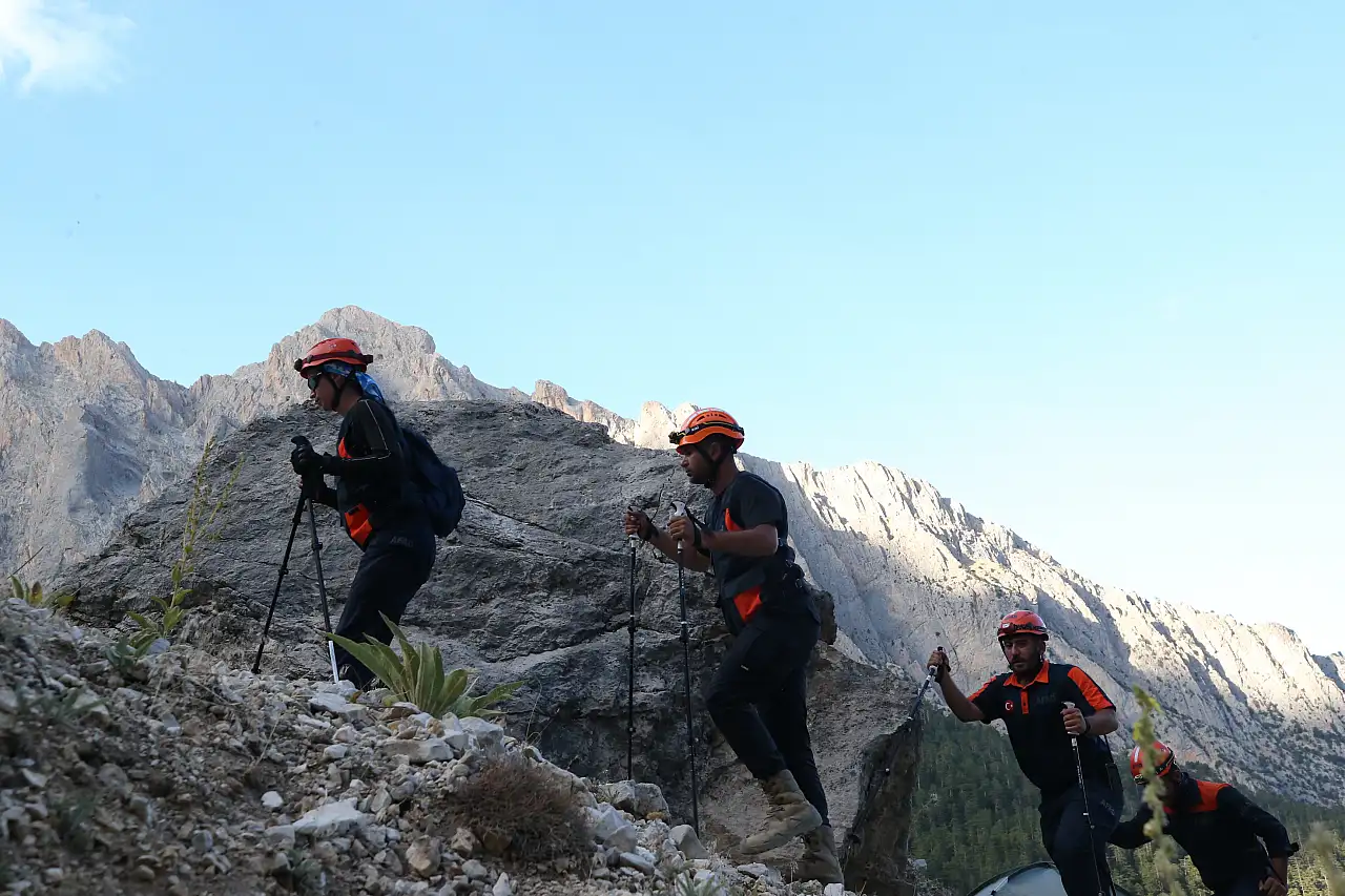 Kayseri'de nefes kesen AFAD tatbikatı: Ekipler 3 bin metrelik zirvelerde sınandı!