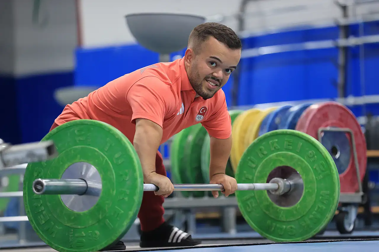 Kayserili milli halterci 177 kiloyu kaldırdı: Şimdi hedefi dünya şampiyonluğu!