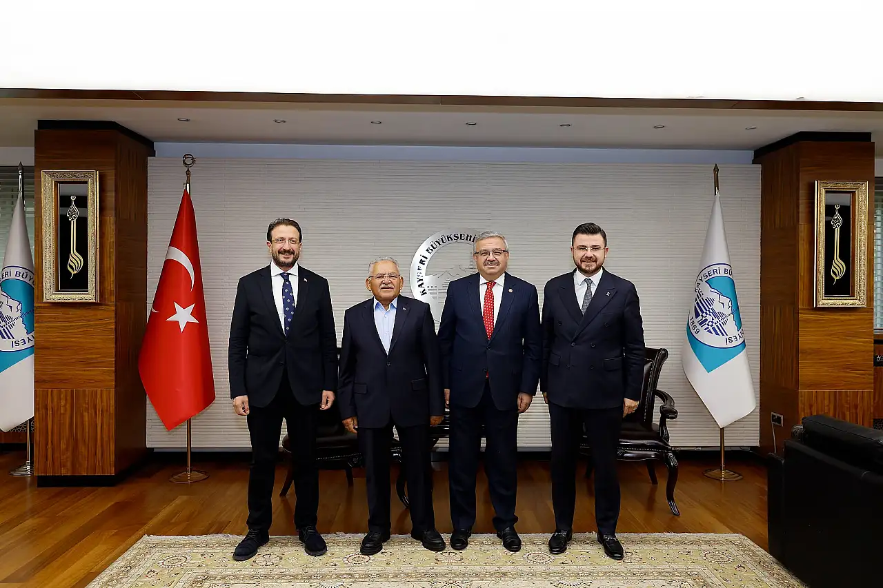 Kayseri'de teşkilat buluşması: Başkan Büyükkılıç'a ziyaret