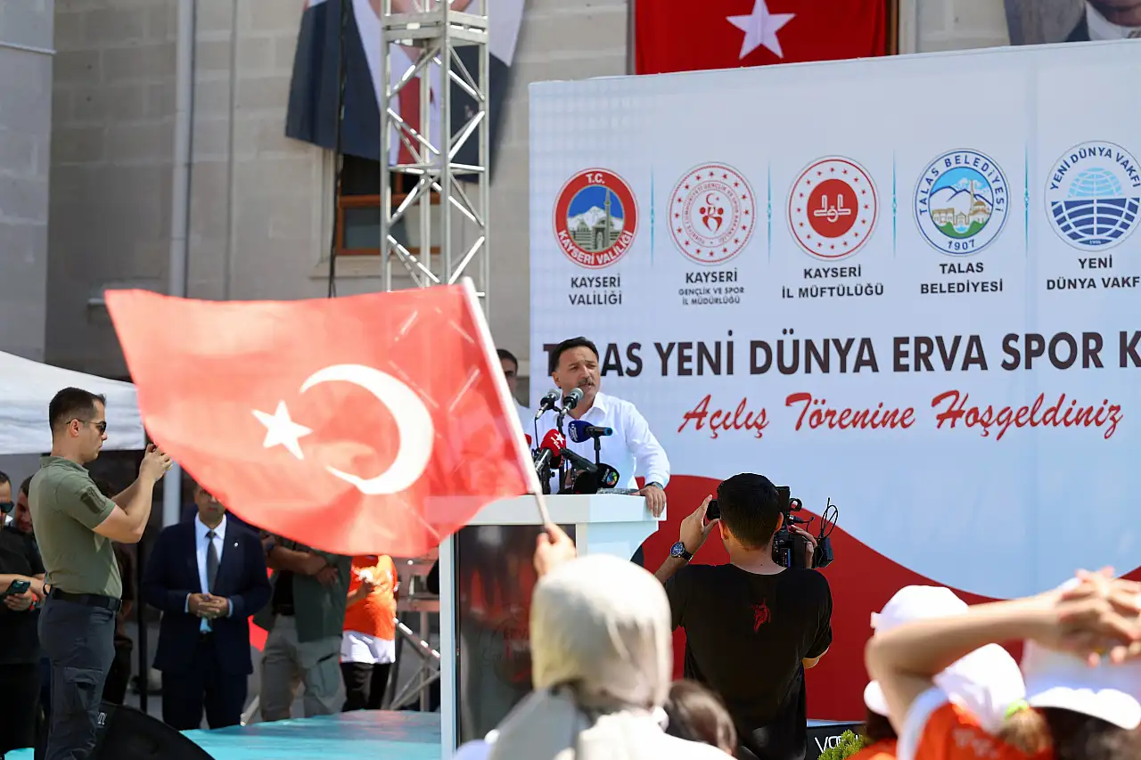 Vali'den açılışta Başkan Yalçın'a övgü yağdı!
