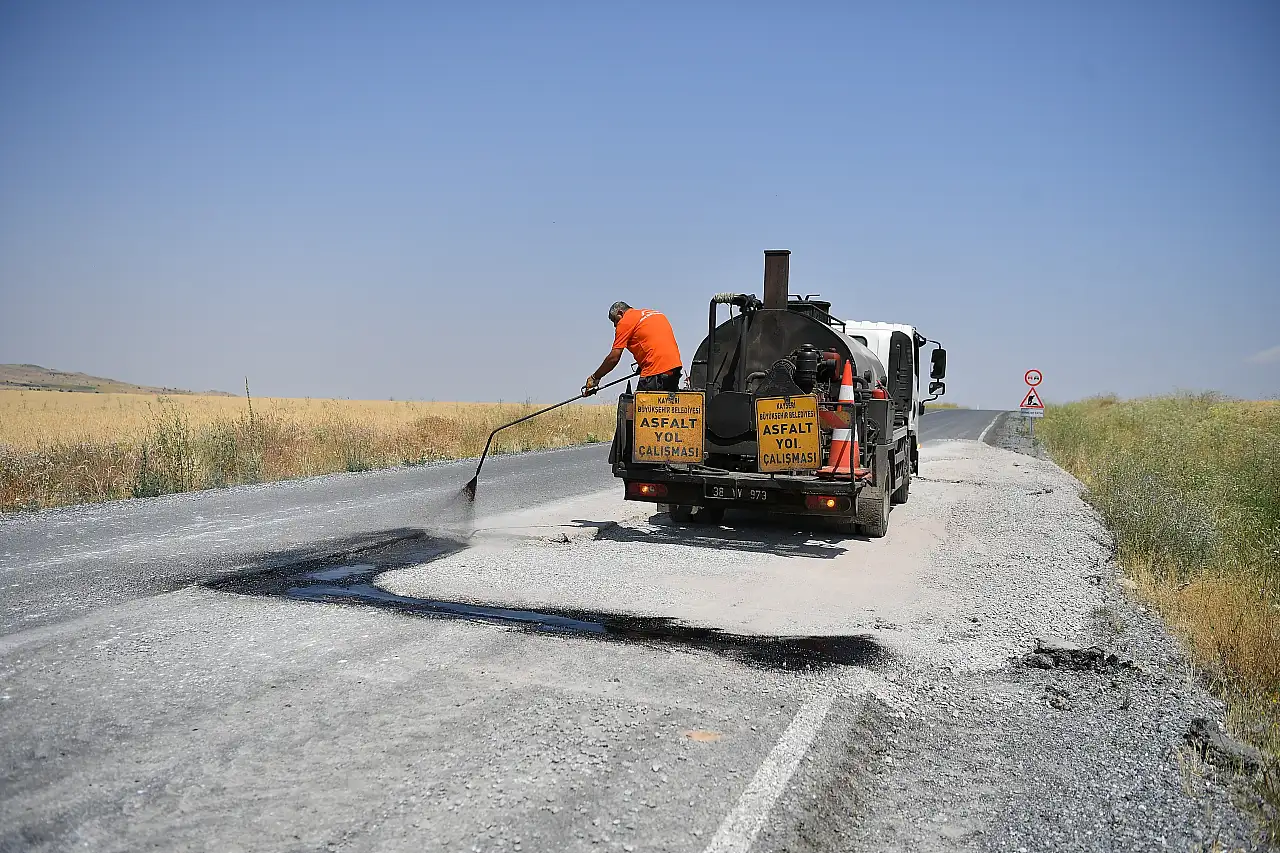 Kayseri'de yollar için dev yatırım: 20 bin ton asfalt!