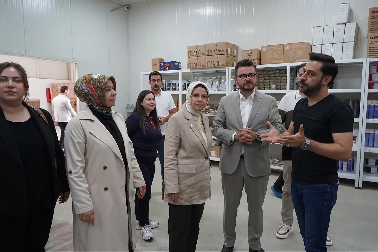 AK Partili isimlerin Kayseri'deki 'cadının evinde' ne işi var?