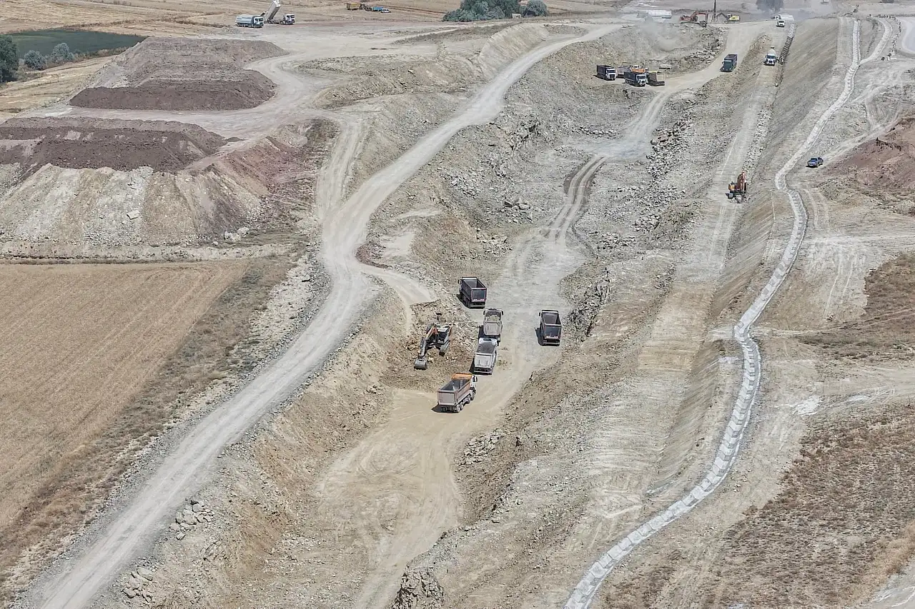 Kayseri'de yıllık 5,5 milyon yolcu ve 3 milyon ton yük taşıyacak proje