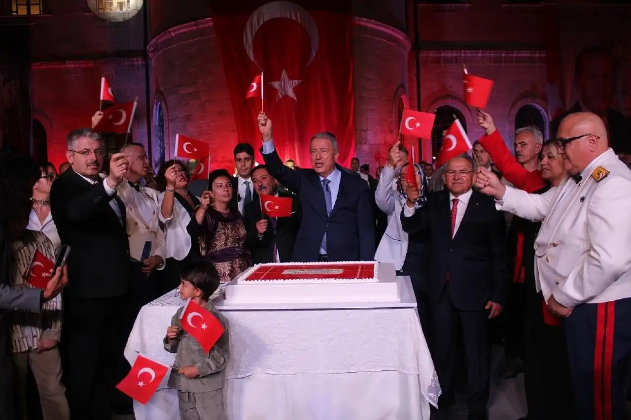 Çopuroğlu'ndan İsrail yorumu: 'Alkolün etkisiyle…'