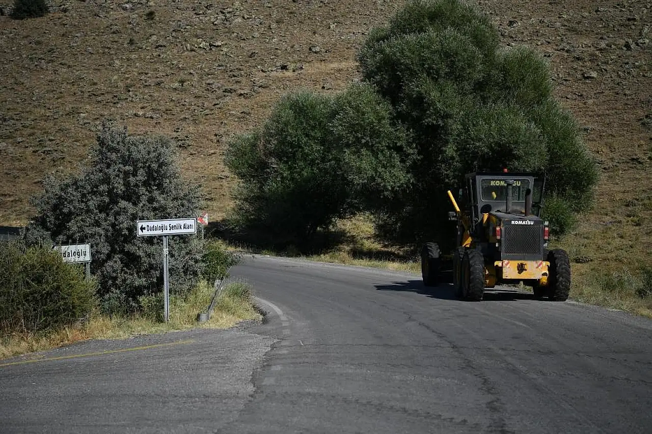 Kayseri'de şenlik yollarına bakım çalışması