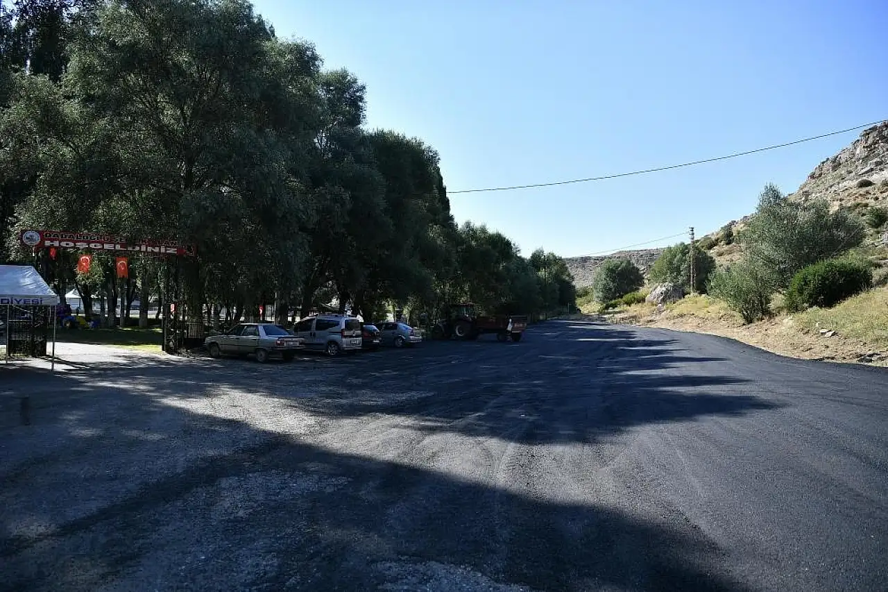 Kayseri'de şenlik yollarına bakım çalışması