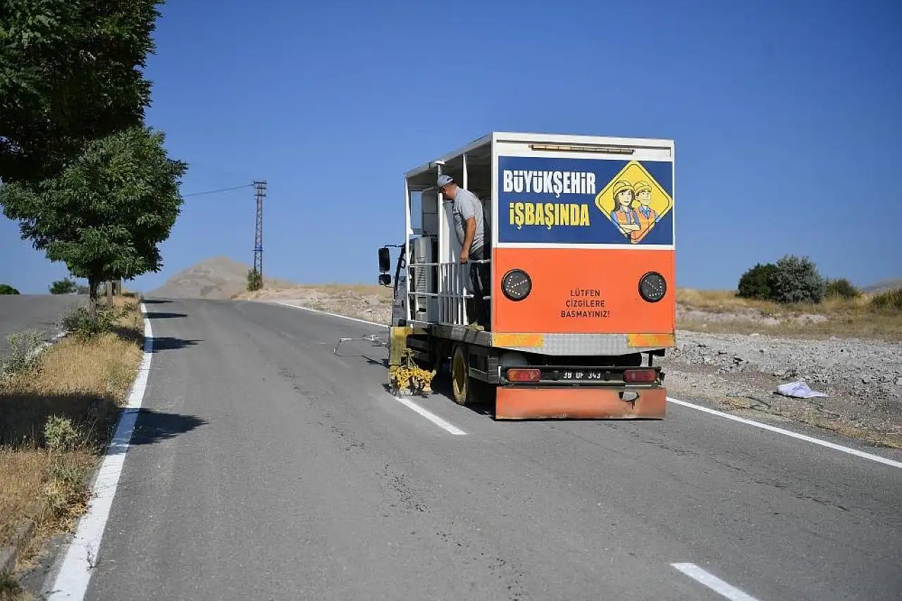 Kayseri'de şenlik yollarına bakım çalışması