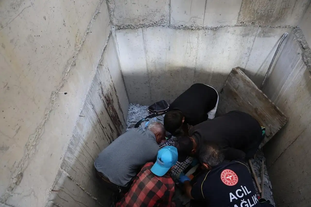 İnşaatta tahta kırıldı! Mühendis ağır yaralandı
