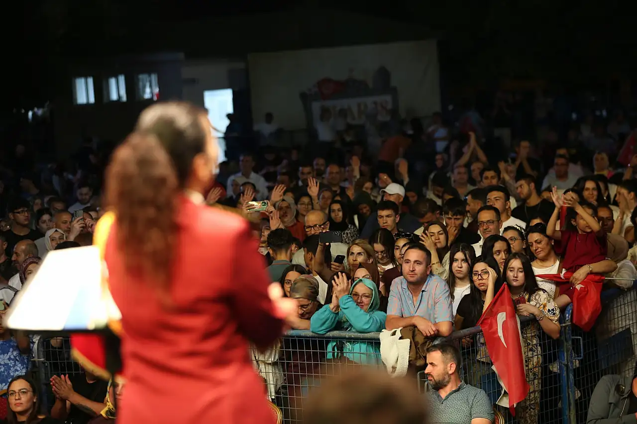 Kayseri'de büyüleyen konser