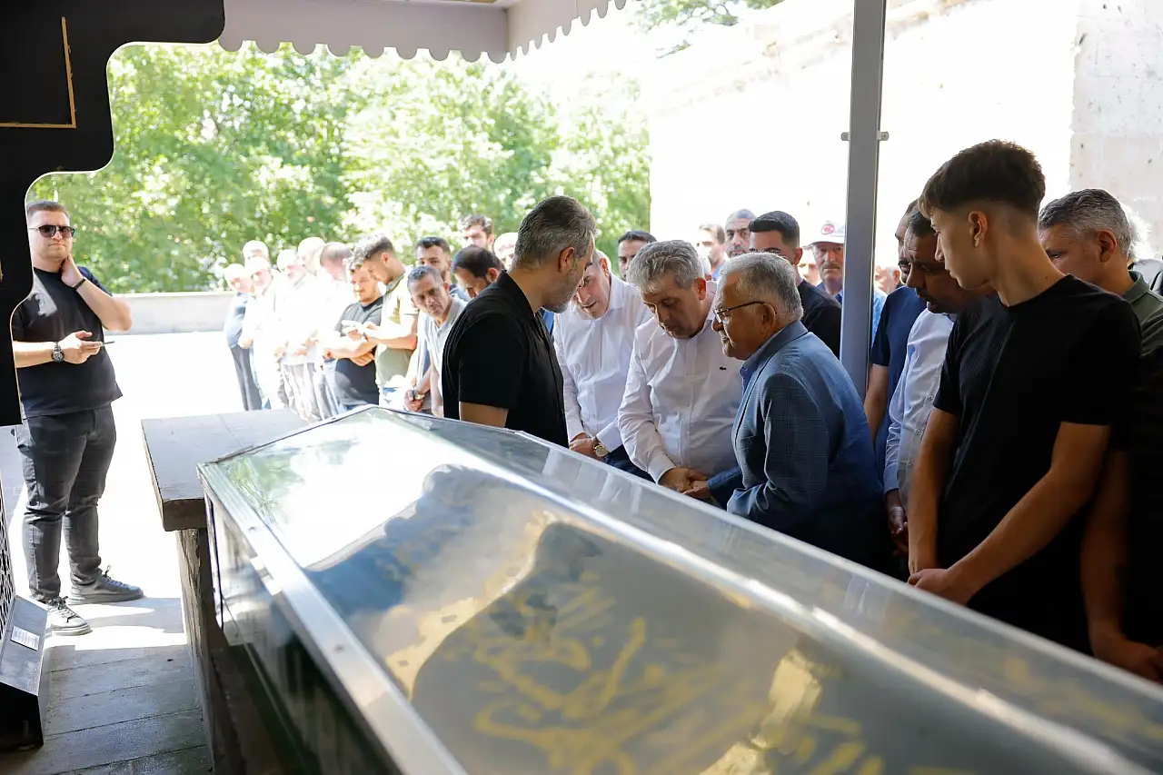 AK Parti Talas İlçe Başkanı Kiraz'ın ağabeyi son yolculuğuna uğurlandı