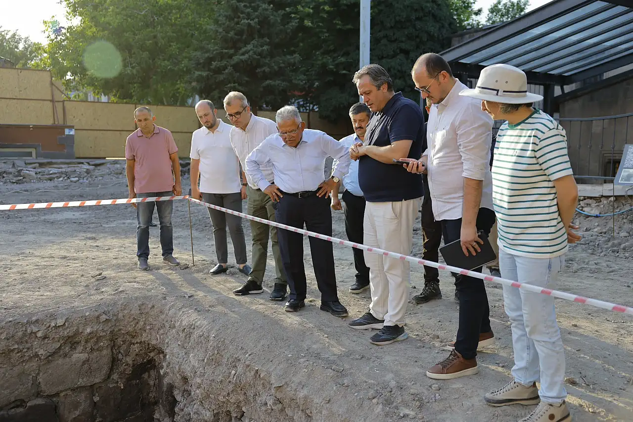 Kayseri'nin geçmişi Camikebir'de gün yüzüne çıktı!