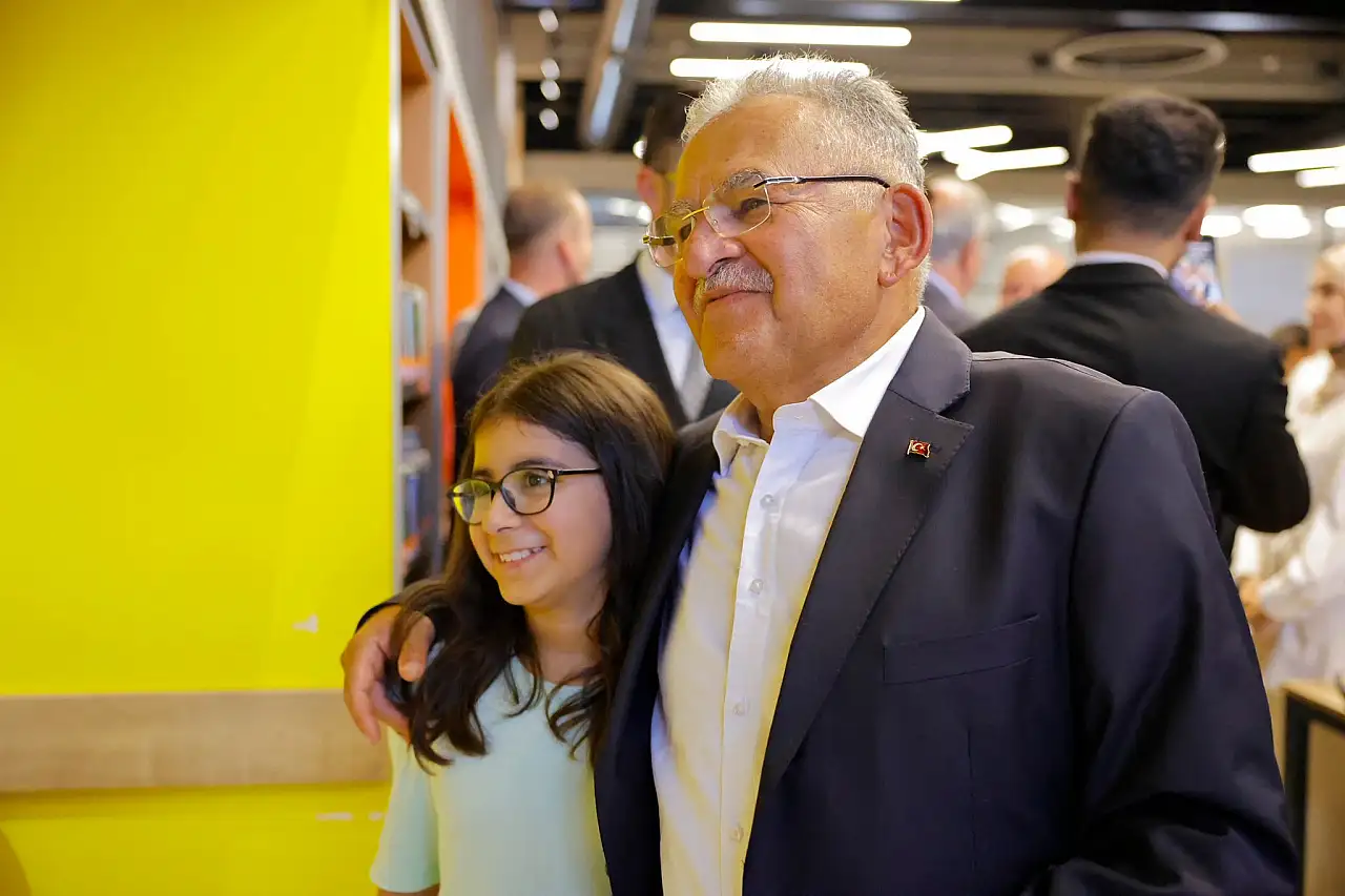 Kayseri'de yeni kütüphane kapılarını açtı!