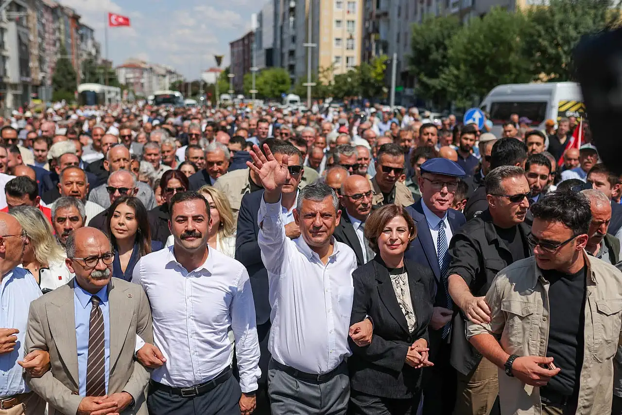Yeni Parti Lideri Özgür Özel açıkladı! Kayseri'de il ve ilçe meclisleri kuruluyor