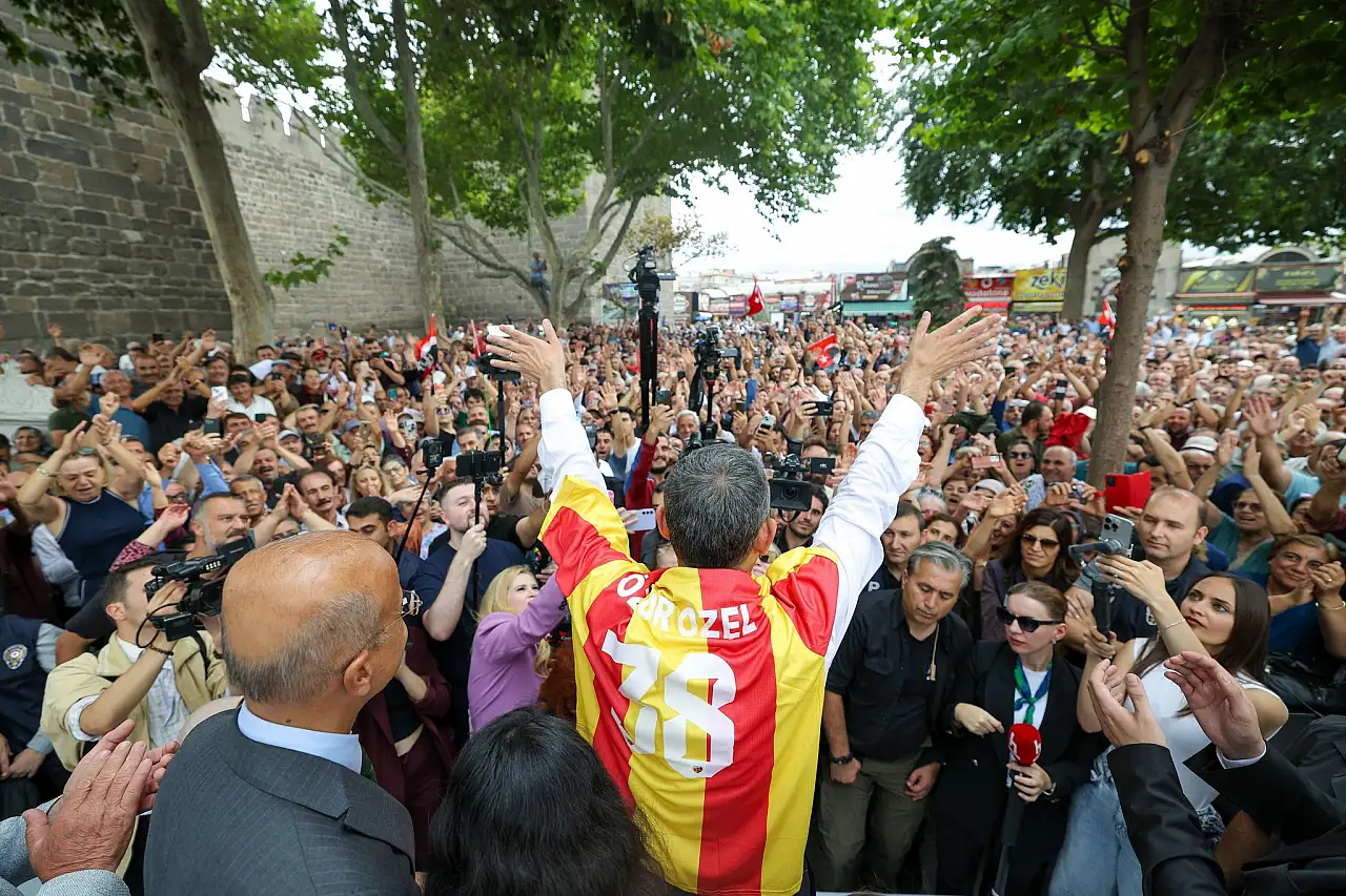 YENİ Parti Lideri Özgür Özel'in Kayseri'de çok istediği şeyi yapamadı!