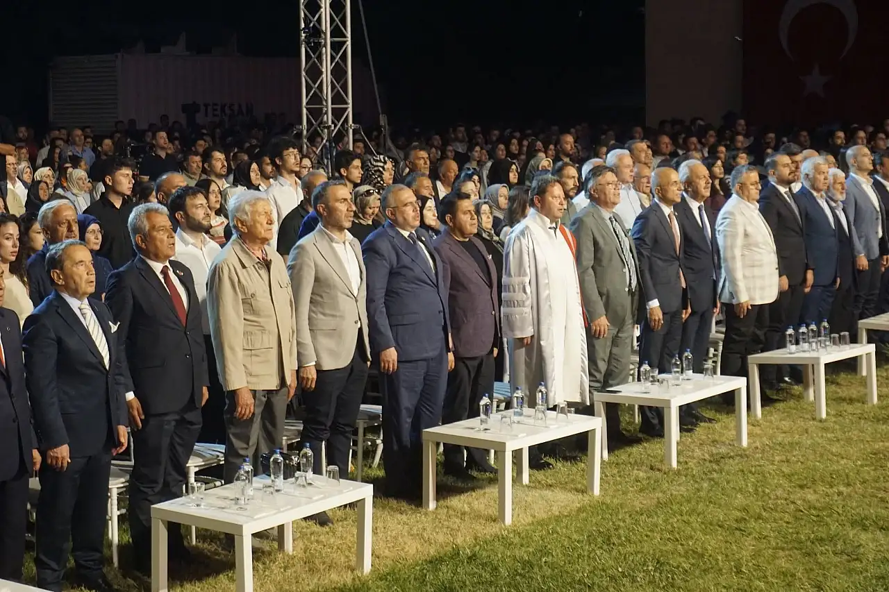 Kayseri'deki Abdullah Gül Üniversitesi mezuniyet törenine neden katılmadılar?
