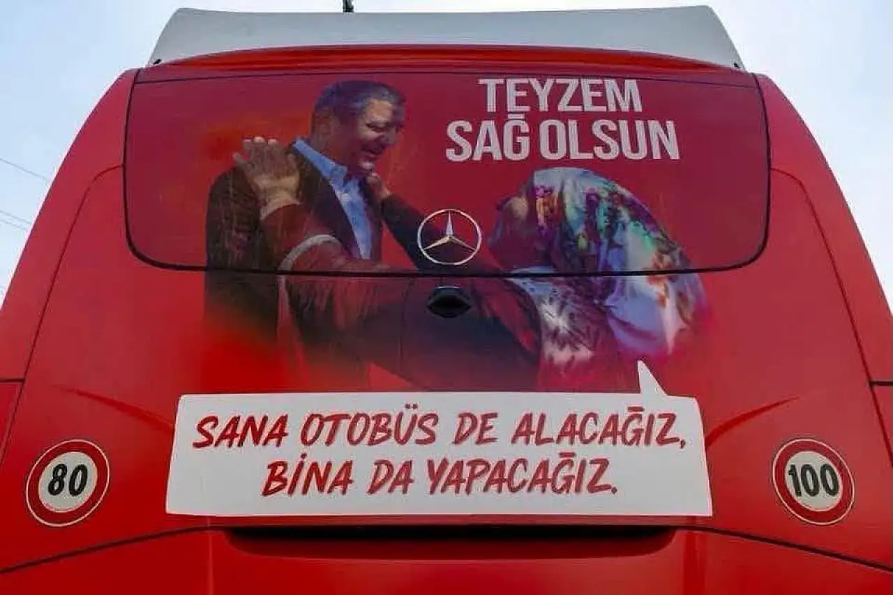 YENİ Parti Lideri Özgür Özel'in Kayseri ziyaretinde dikkat çeken işaret!