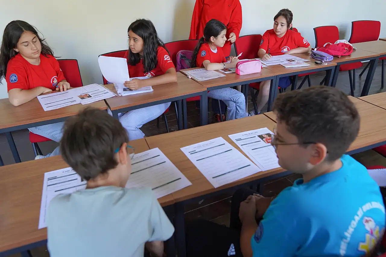Melikgazi'de çocuklara İngilizce yaz kampı