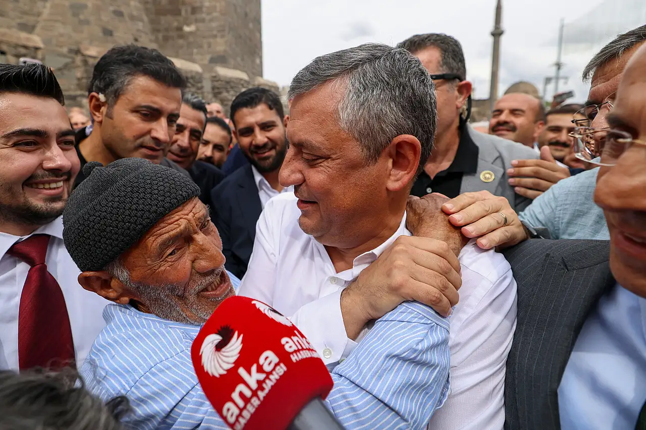 YENİ Parti Lideri Özgür Özel'in Kayseri'de çok istediği şeyi yapamadı!