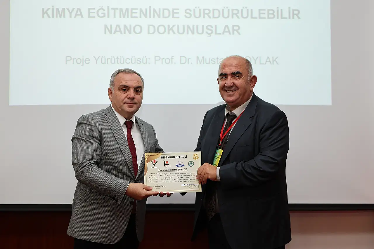 Kimya eğitiminde yeni dönem! 14 ilden öğretmenler Erciyes'te buluştu